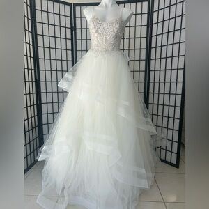 Elegant Ballgown, new with tags